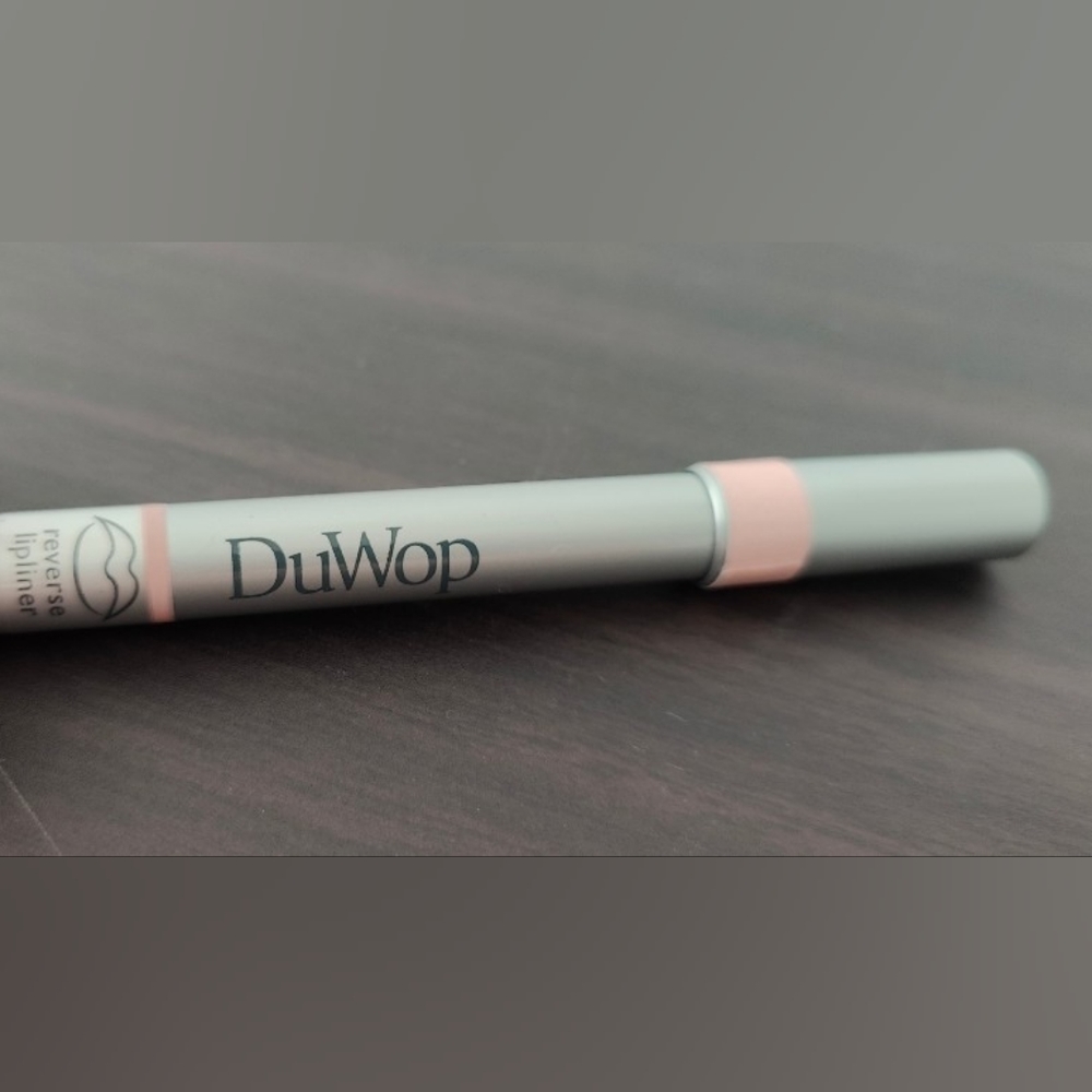 DuWop Reverse Lip Liner